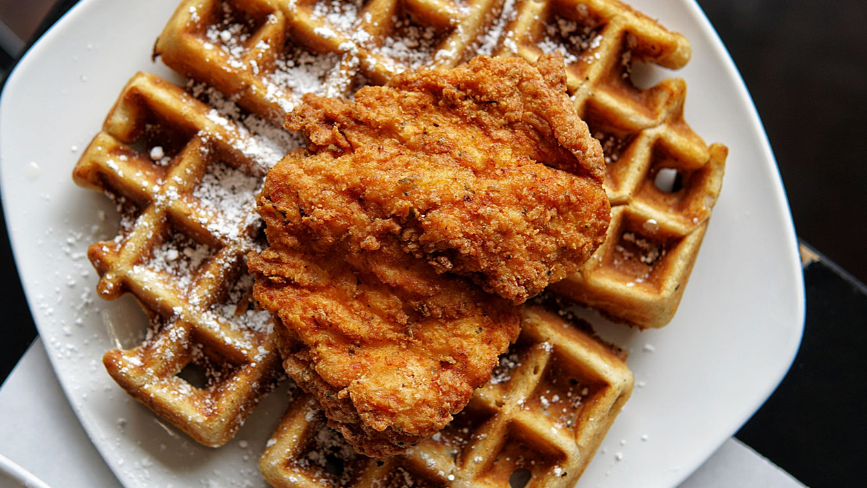 Dames Chicken & Waffles